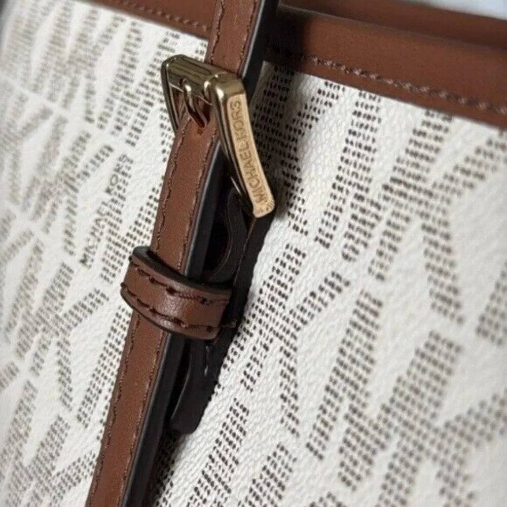 Michael Kors Jet Set Vanilla Luggage Tote Carry All Shoulder Handbag Logo Charm